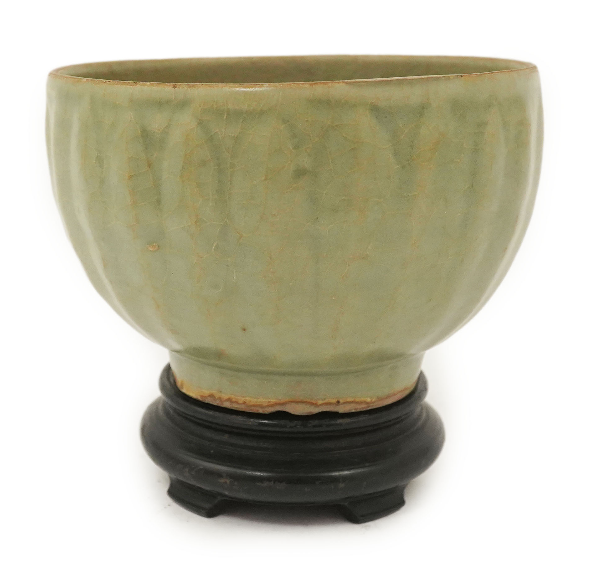 A Chinese Longquan celadon petal lobed deep bowl, Southern Song/Yuan dynasty, 13th century
